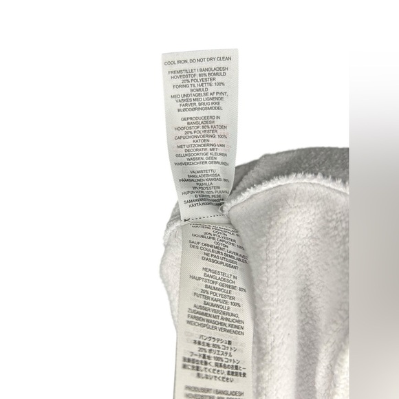 GYMSHARK White Hoodie Black Center Logo Unisex Size Medium Sporty Activewear - Picture 4 of 11